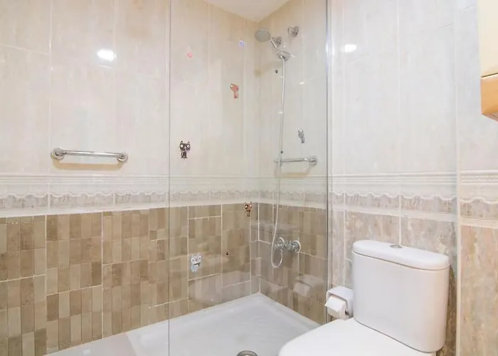 Piso Con Piscina A 300m De Playa Arenal - 0312 *